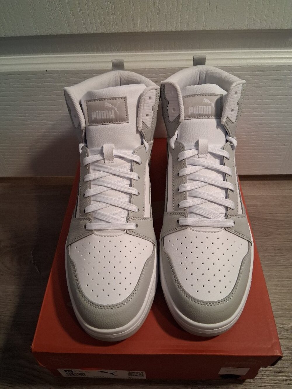 : Puma Rebound V6 Mid Men’s 9.5 White Gray High Top Sneakers